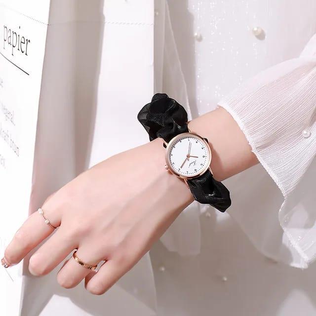 Stylish Women's Quartz Watch -1 Piece Water Resistant Bracelet Timepiece.